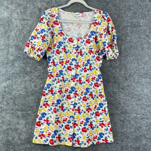 RIXO x Target Mini Dress 2 White Floral Linen Short Sleeve Button-Up A-Line RIXO x Target Mini Dress 2 White Floral Linen Short Sleeve Button-Up A-Line